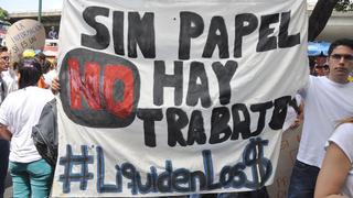 Colombia ofrece papel a los diarios venezolanos ante escasez