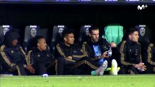 Real Madrid: Gareth Bale jugó al ‘Bottle flip challenge’ durante el partido ante Valencia por LaLiga | VIDEO |