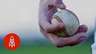Estudiante es estrella de béisbol pese a síndrome en sus dedos