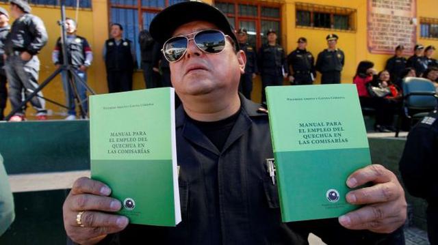 Policía de Cusco recibió armas no letales y manuales de quechua - 2