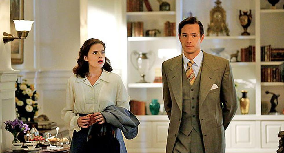 Hayley Atwell es Peggy Carter y James D'Arcy es Edwin Jarvis en 'Agent Carter' (Foto: ABC)