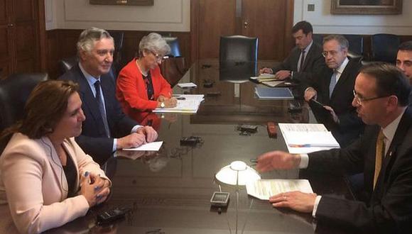 La ministra de Justicia sostuvo una reunión con el fiscal general adjunto de Estados Unidos, Rod Rosenstein. (Foto: Difusión)