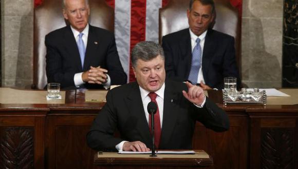 Poroshenko pide a EE.UU. “ayuda letal” contra prorrusos