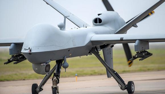 Un dron MQ-9 Reaper en tierra durante una demostración en la Base de la Fuerza Aérea Cannon, Nuevo México, el 29 de mayo de 2016. (AFP).