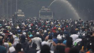 EN VIVO | Miles salen a las calles en apoyo al levantamiento militar de Guaidó | FOTOS