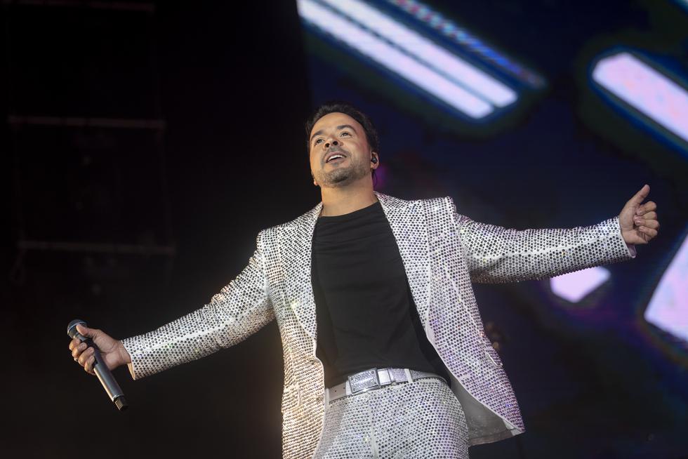 La última vez que Luis Fonsi cantaba en vivo a sus fans peruanos, fue el 26 de julio de 2019, la noche de inauguración de los Juegos Panamericanos de ese año, celebrados en Lima. Con una pausa, obligada por la pandemia, el boricua volvió a encontrarse con su fanaticada que lo ovacionó durante dos horas de show.