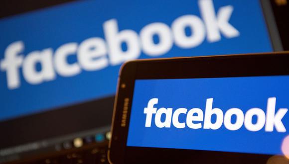 Facebook se ve amenazada por varios flancos tras el escándalos de Cambridge Analytica. (AFP)
