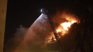 Mesa Redonda: impactantes imágenes del incendio de galería en Centro de Lima | FOTOS