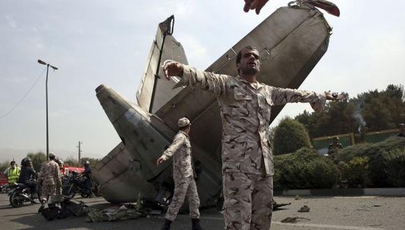 Irán: 38 personas murieron en accidente de avión comercial