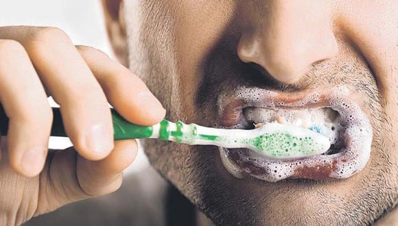 "Lo ideal es que nuestro cirujano dentista sea la persona que nos indique cuál debemos usar”, sostuvo el Dr. Ítalo Funes Rumiche. (Foto: Shutterstock)