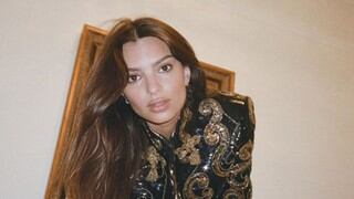 Emily Ratajkowski enamora a sus seguidores con una atrevida ropa de baño