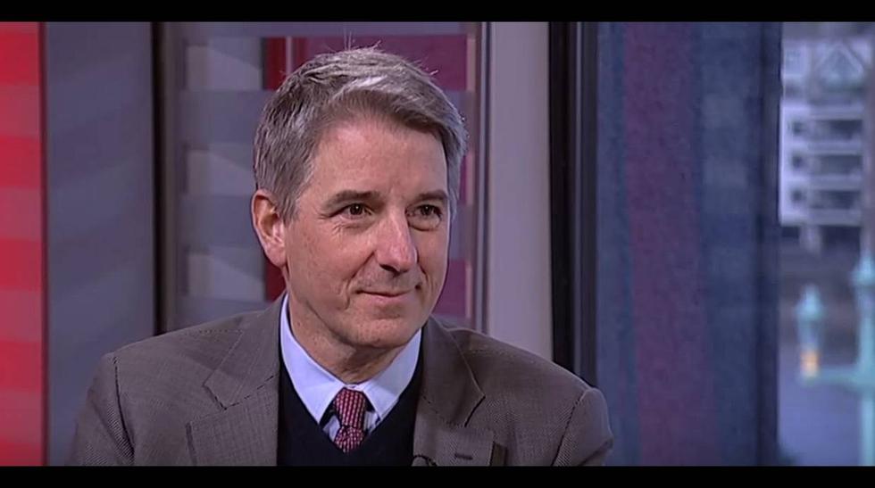 Erik Nielsen, economista jefe de UniCredit.. &ldquo;Son de esperar m&aacute;s divergencias entre la FED y el BCE: la primera elevar&aacute; las tasas un par de veces el a&ntilde;o pr&oacute;ximo y el segundo ampliar&aacute; su balance m&aacute;s de lo qu