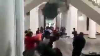 Elecciones en Venezuela: Un grupo de chavistas exigió violentamente lo prometido por el régimen | VIDEO