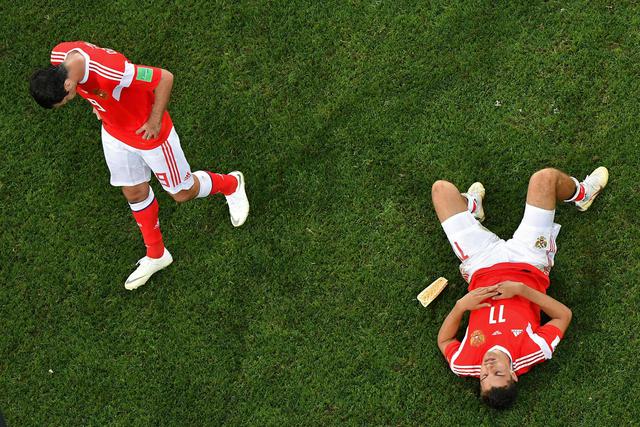 Los futbolistas rusos lamentaron su eliminación. (Foto: AFP)