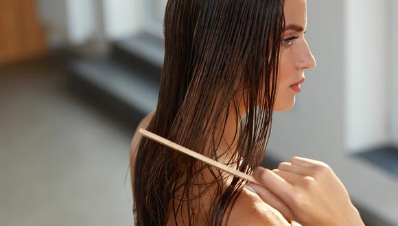 El especialista recomienda utilizar el champú correcto para nuestro tipo de cabello, priorizar la hidratación a través de tratamientos y el protector solar capilar. (Foto: Shutterstock)