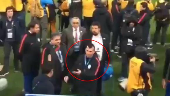 Gary Medel y su lamentable acción contra hinchas argentinos. (Video: Twitter @Aandrespodadera)