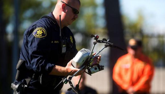 Autorizan a la policía de EE.UU. a usar drones armados