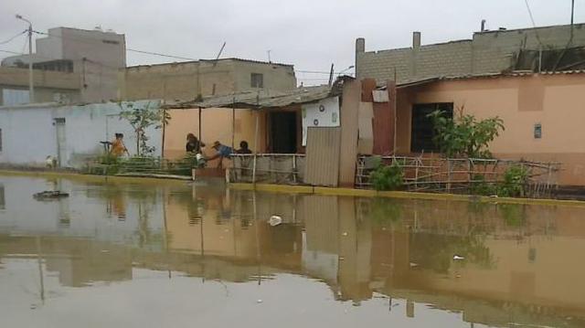 Chimbote: Unas 20 calles se inundaron por el fuerte oleaje - 1