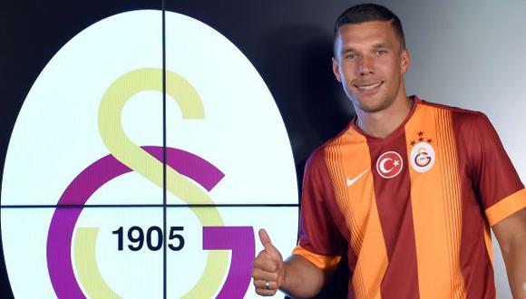 Lukas Podolski fichó por el Galatasaray de Turquía