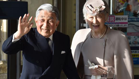 Akihito y Michiko, la historia de amor del amor que revolucionó a Japón. (AFP).