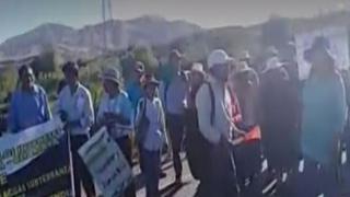 Moquegua: manifestantes contra Quellaveco bloquearon puente Montalvo
