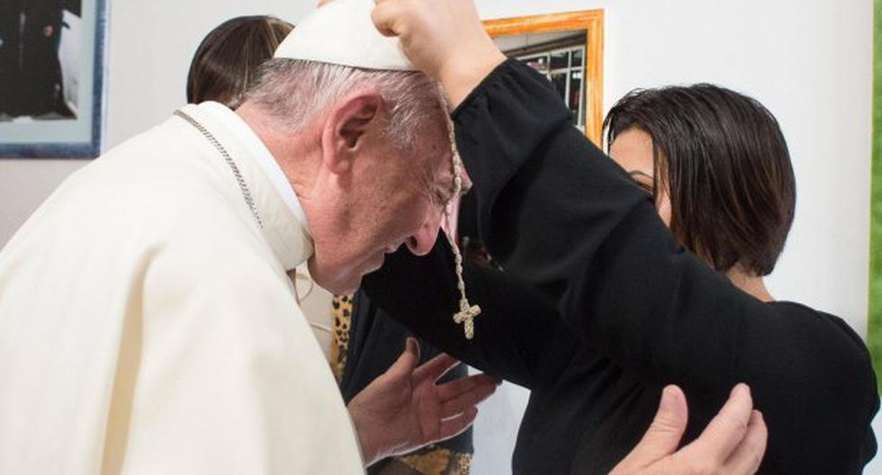 Papa Francisco visita a extrabajadoras sexuales víctimas de trata de personas. (Foto: EFE)