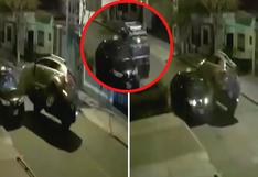 El Agustino: Camioneta pasa por encima de un auto y se da a la fuga
