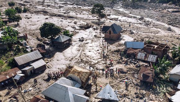 Un deslizamiento de tierra que sepultó la aldea de Nyamukubi, en el este de la República Democrática del Congo, el 6 de mayo de 2023. (Foto de Glody MURHABAZI / AFP)