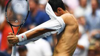 Djokovic reaccionó a lo 'Hulk' y se rompió camiseta en US Open