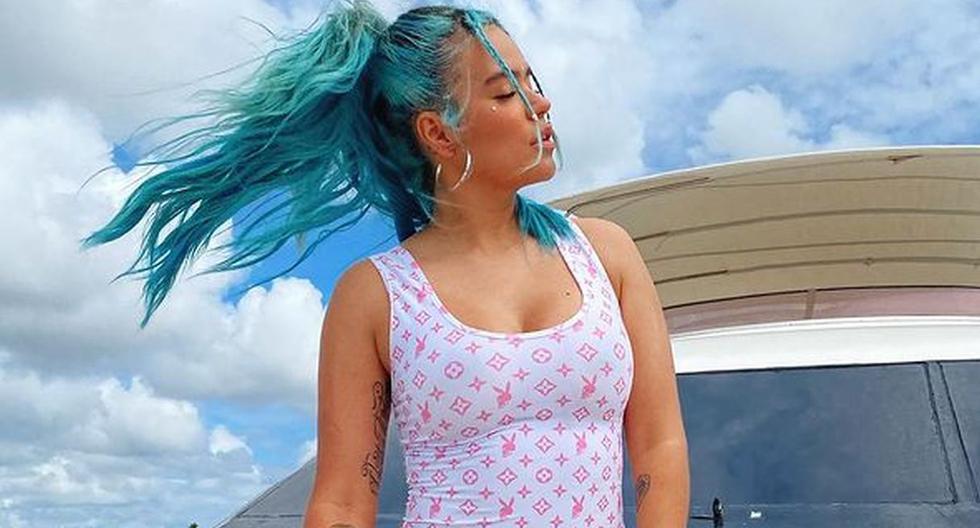 Karol G celebra el éxito de su canción “Location” en las playas de