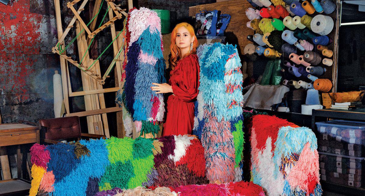 Sarah Zapata (Texas, 1988) se especializa en textiles en los que resaltan los colores y las texturas.