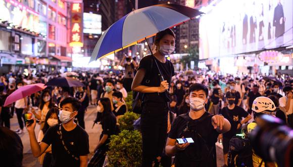 "Meses de conflicto y violencia persistentes están poniendo a prueba los perímetros y la flexibilidad del marco de ’un país, dos sistemas’ que rige la relación de Hong Kong con China continental", dijo Fitch en un comunicado. (Foto: AFP)