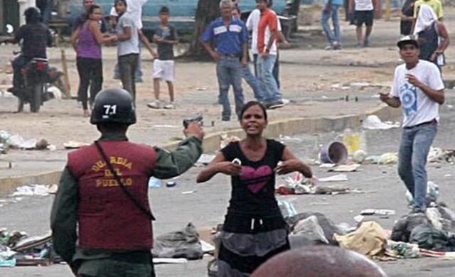 Venezuela: Mujer masacrada por policía es acusada de agresión - 1