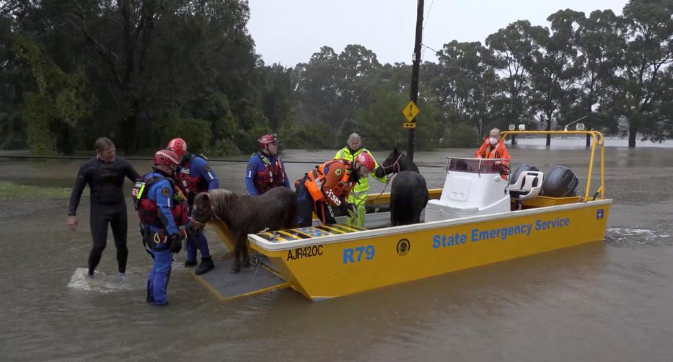Australia orders thousands to evacuate due to flooding in Sydney