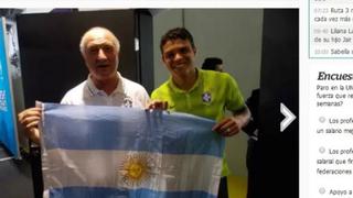 Scolari posó con bandera argentina que le dio suerte