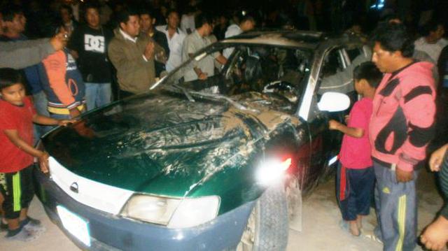Trujillo: extorsionadores queman colectivo con chofer adentro - 1