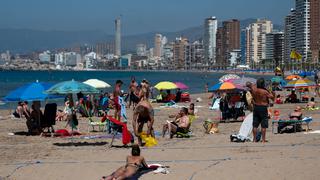 España recupera su movilidad con aeropuertos abiertos y playas concurridas después de 98 días | FOTOS