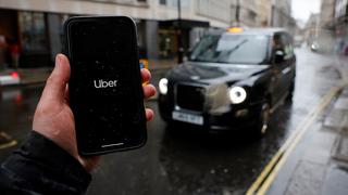 Tomó un Uber en Inglaterra y la aplicación casi le cobra más de US$38.000 por “llevarlo a Australia”