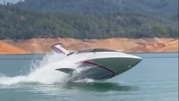 Vehículo está inspirado en los movimientos de los tiburones. Puede viajar bajo el agua. (Imagen: YouTube)