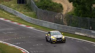 Youtube: Ardilla se salvó de milagro en Nürburgring | VIDEO