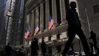 Wall Street en rojo por temores de recesión en Estados Unidos