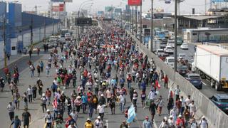 Panamericana Norte: centenares de manifestantes se dirigen desde Puente Piedra hasta el centro de Lima 