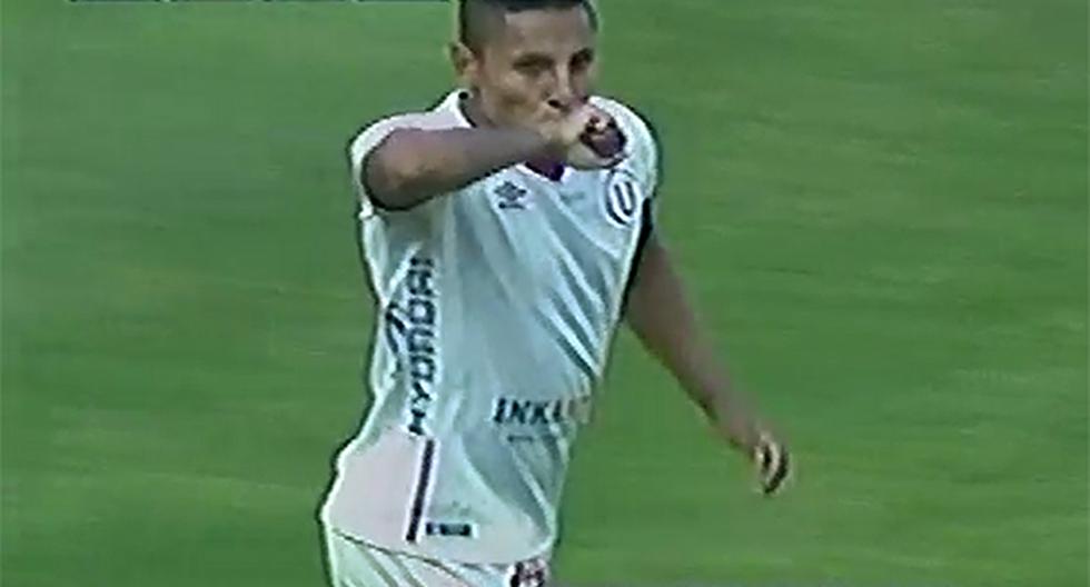 A los cuatro minutos, Raúl Ruidíaz puso el primero de Universitario vs La Bocana con algo de complicidad del arquero Yefferson Romucho (Foto: América TV)