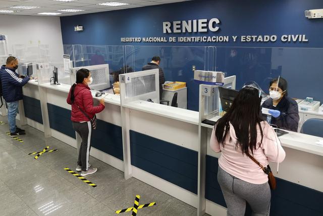 Este viernes 18 inicia el paro nacional de trabajadores del RENIEC