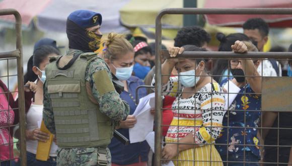 Personal militar custodia la penitenciaría del Litoral en Guayaquil, Ecuador. (Foto: Archivo / Fernando Méndez / AFP)