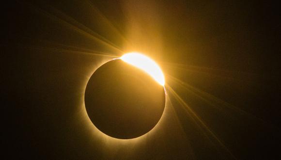 Imagen del eclipse solar total del lunes 21 de agosto de 2017 en Madras, Oregon. (Foto: ROB KERR / AFP)