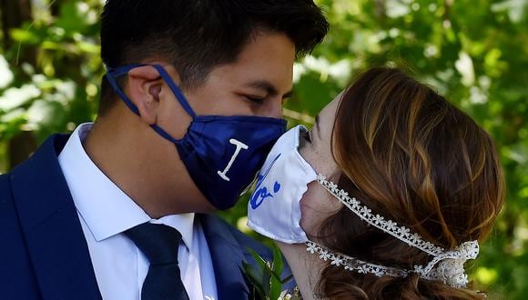 Las bodas en Estados Unidos terminan siendo eventos que ponen en peligro la salud de los invitados durante la pandemia del coronavirus. Foto: Olivier DOULIERY / AFP