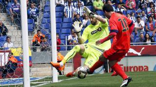 Barcelona: Messi definió casi sin ángulo para anotar a Espanyol