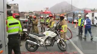 Vía Evitamiento: fuerte choque de auto contra bus deja un muerto y dos heridos