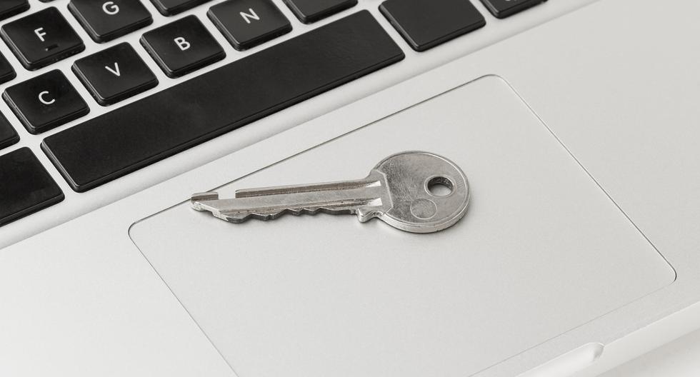 Exploring the security benefits of passkeys versus traditional passwords
